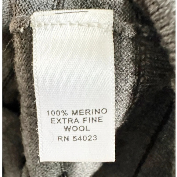 Banana Republic Mens 100% Merino Wool Sweater Size Medium Gray Black Stripe - Picture 5 of 6